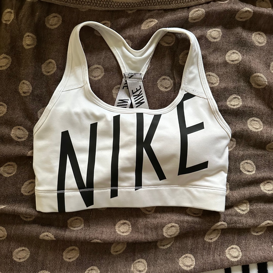 womens white nike sports bra