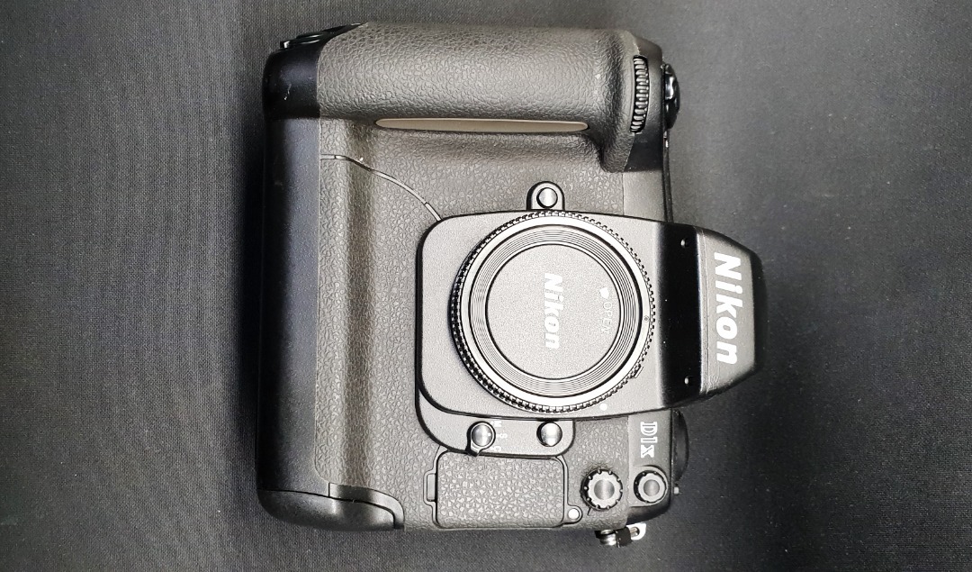 NIKON D1X 機身(CCD故障)零件機皇., 相機攝影, 相機在旋轉拍賣