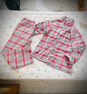 (One Set) MUJI 100% Cotton Comfortable Pyjamas Christmas Edition in Checkered Red