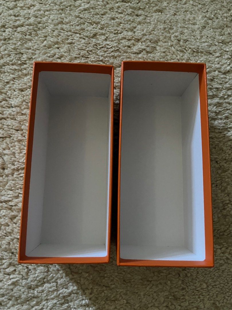 Original Hermes Perfume Box (Category: Storage Boxes & Baskets) located in Taguig. Submitted by ellejay8 (Listing ID 1257075179, Image 3). Description: looks new.