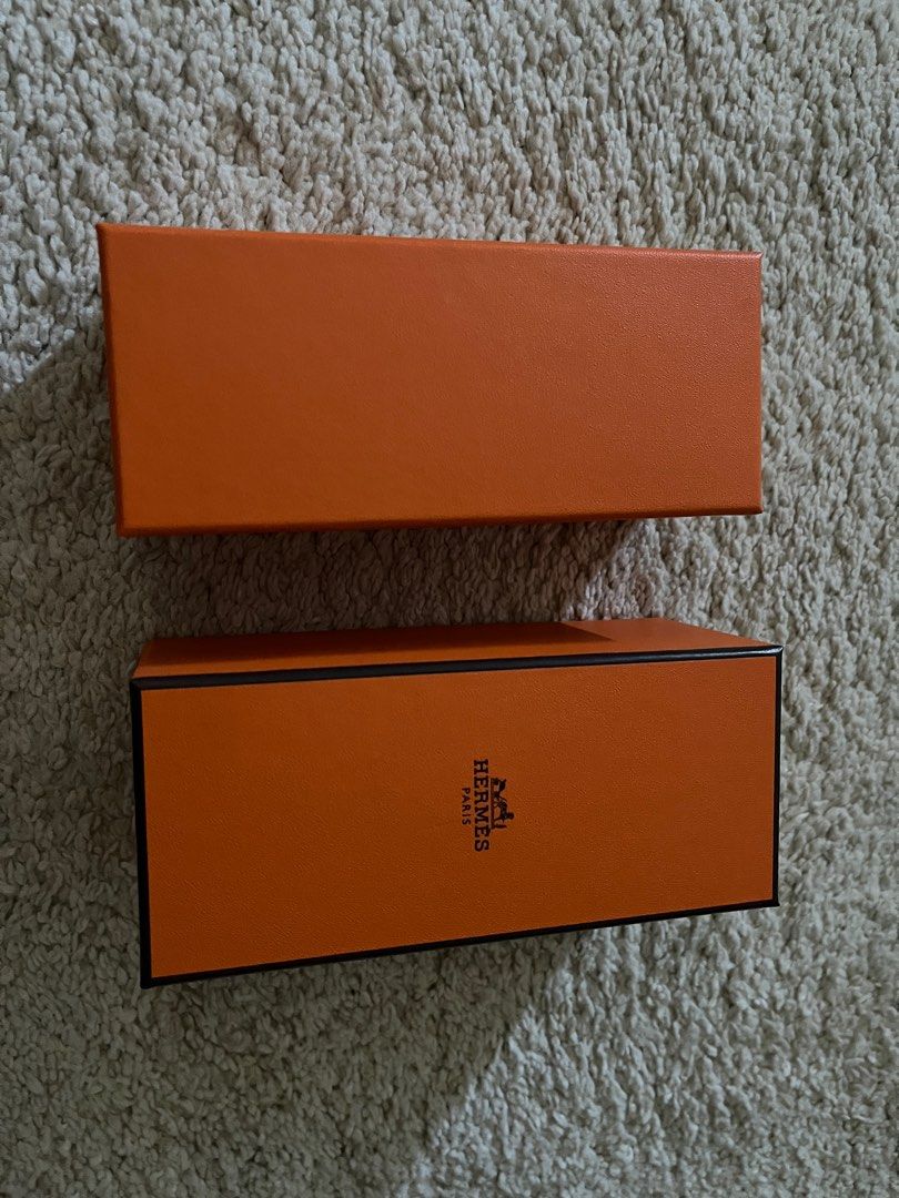 Original Hermes Perfume Box (Category: Storage Boxes & Baskets) located in Taguig. Submitted by ellejay8 (Listing ID 1257075179, Image 2). Description: looks new.