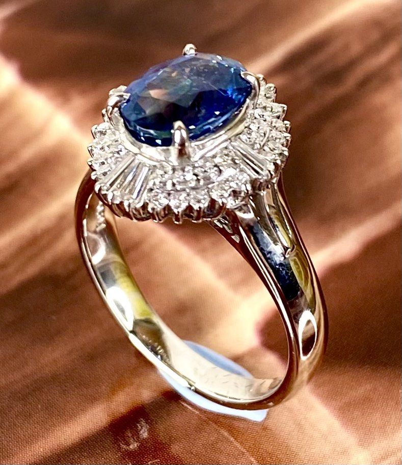 Gold blue hot sale diamond ring