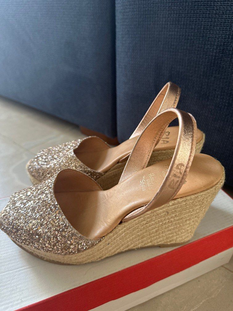 Gold wedges clearance closed toe