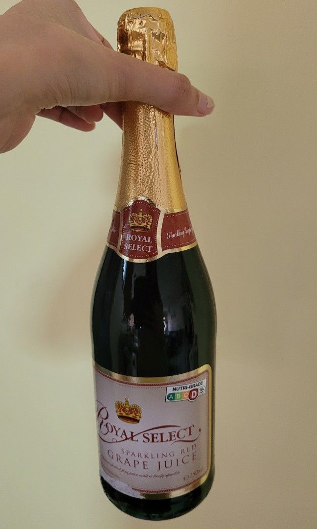 Royal select sparkling red grape juice, Food & Drinks, Beverages on