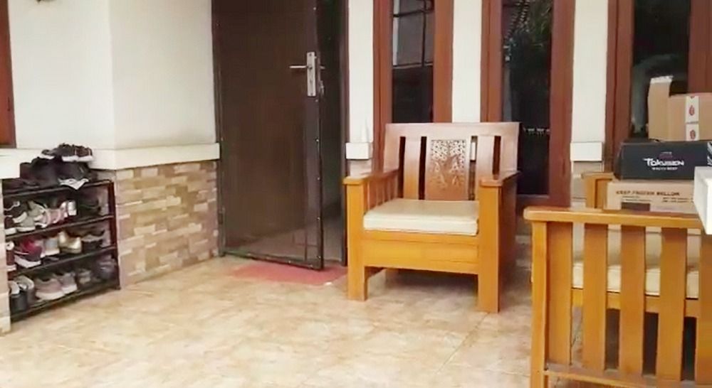 rumah_dijual_2_lantai_di_perum_1695802597_4596c9c5_progressive