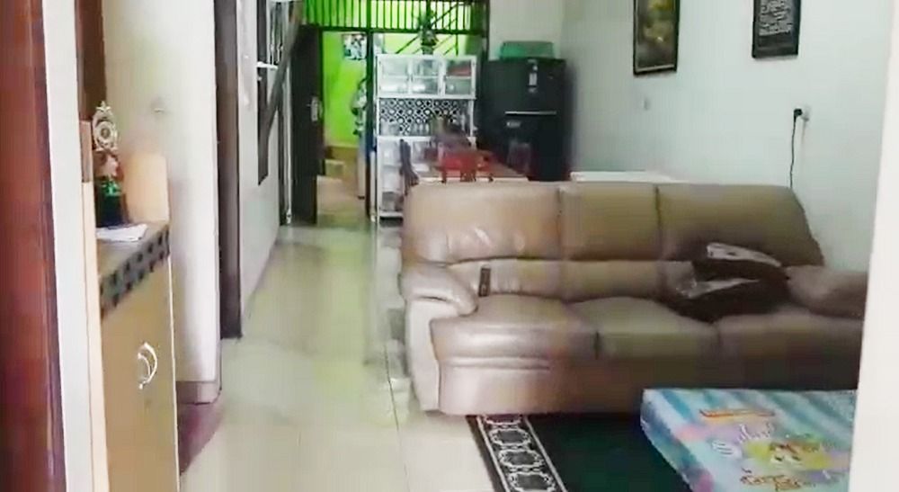rumah_dijual_2_lantai_di_perum_1695802597_913a83ed_progressive