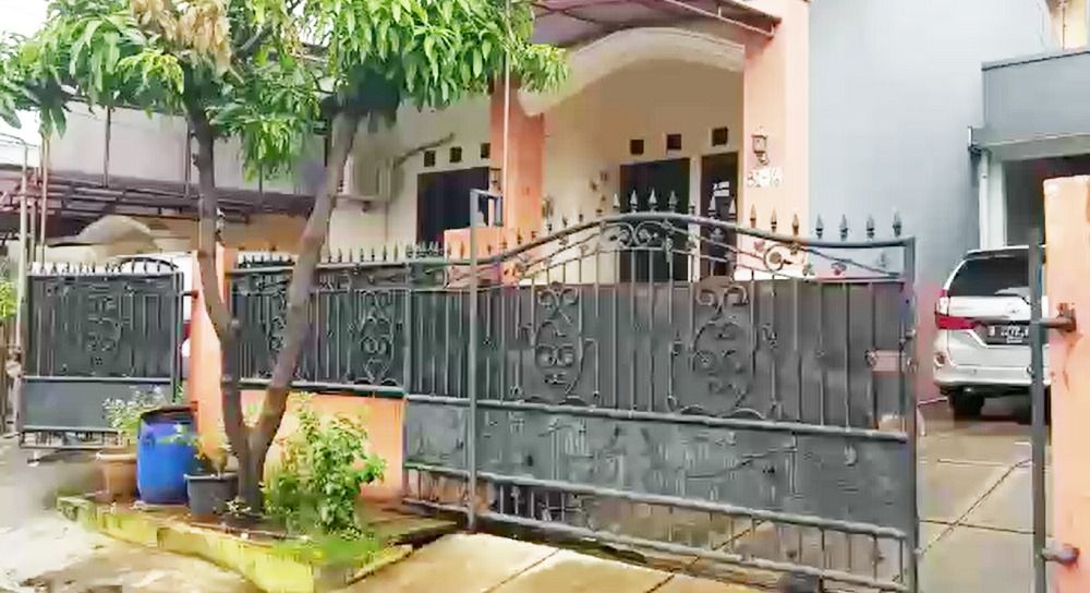 rumah_dijual_2_lantai_di_perum_1695802597_eb4df686_progressive
