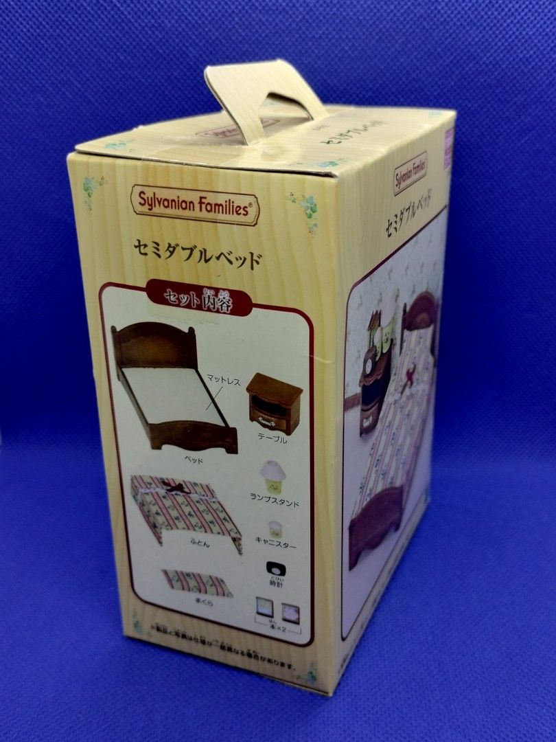 Semi-double bed, Room/Ceiling light - Sylvanian Families, Hobbies