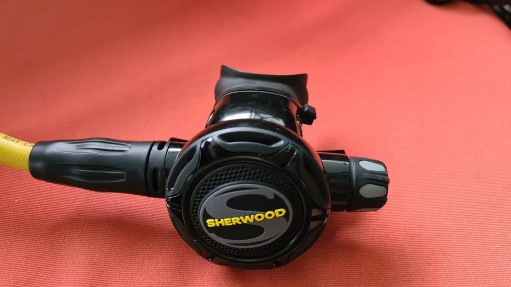 Sherwood SR1 scuba diving regulators set (regulator + octo + first