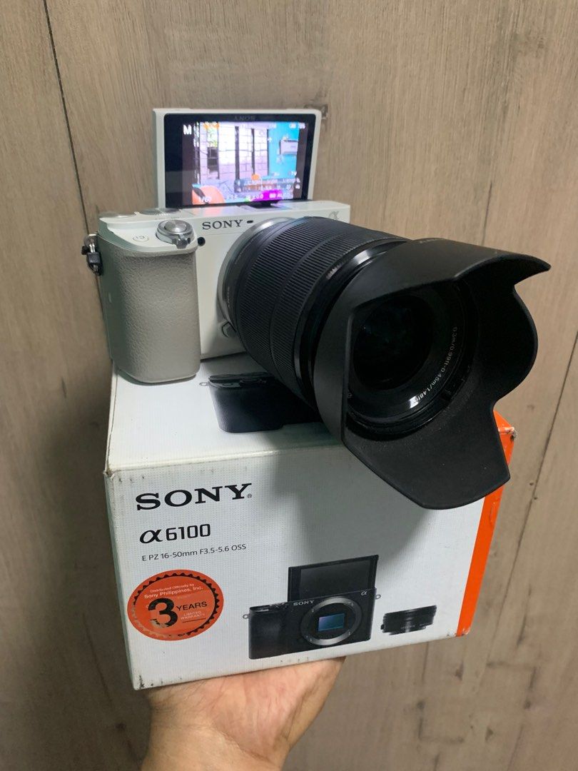 Sony A6100 flipscreen with Sony 2870mm Fullframe Lens (January 2024