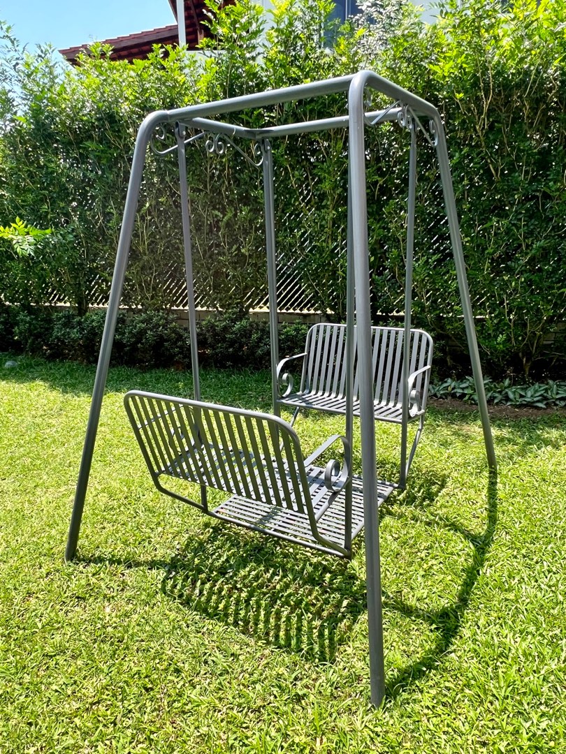 Two sided shop porch swing