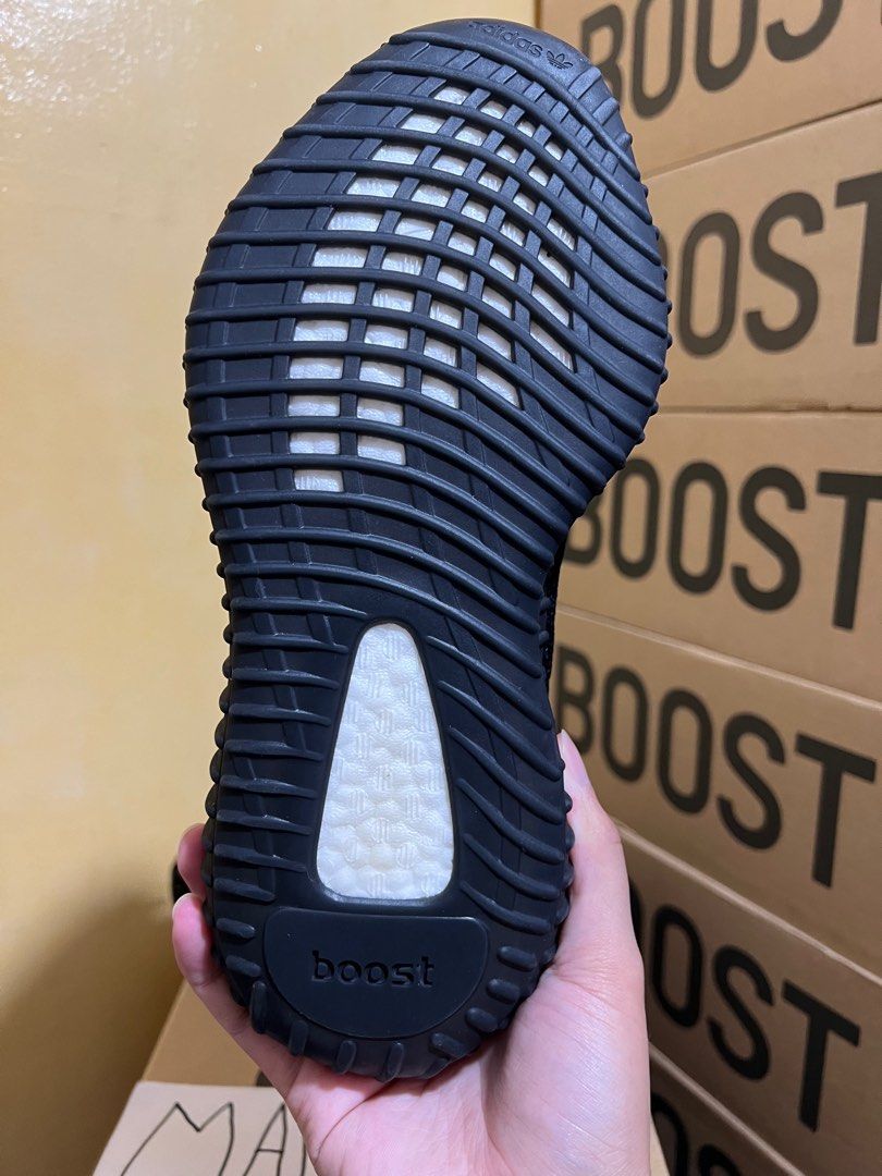 STEAL Yeezy Boost 350 v2 Oreo 2022 Size 6.5 Men s Fashion