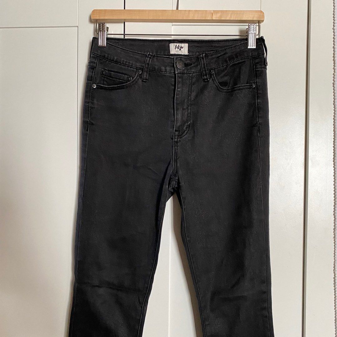 Tokyo Darling Black Jeggings (Category: Jeans) located in Quezon City. Submitted by lvma_ (Listing ID 1257138836, Image 1). Description: Used, good condition from US Skinny Jeans/Jeggings.