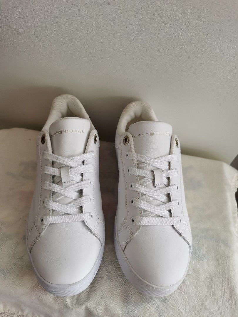 White leather tommy hilfiger shoes top