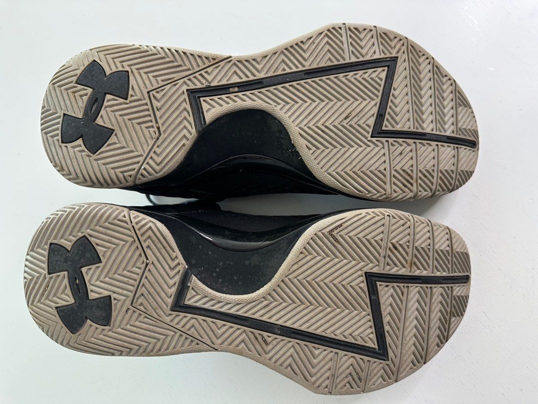 Under Armour UA Curry Low Size US 9.5 Carousell