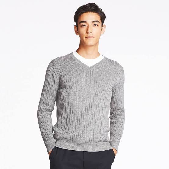 UNIQLO blue cotton cashmere sweater Men s Fashion Coats Jackets