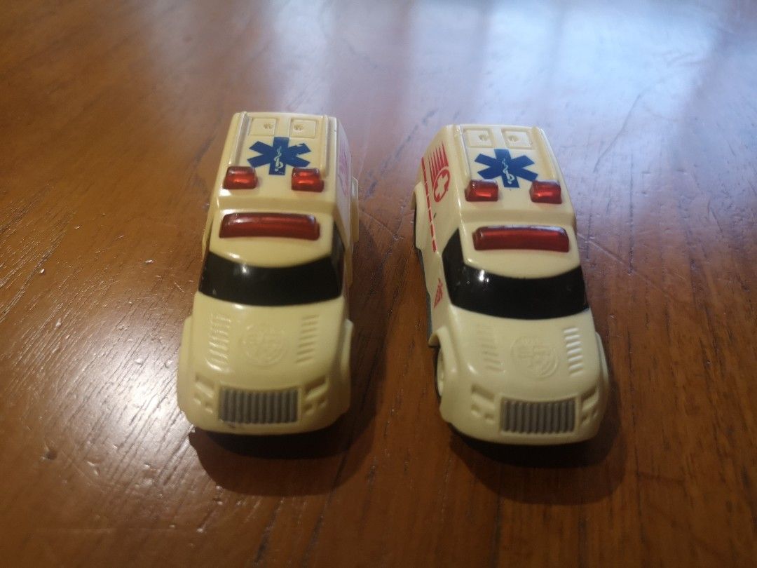 Vintage 1994 Mattel Hot Wheels Ambulance die cast Hobbies Toys