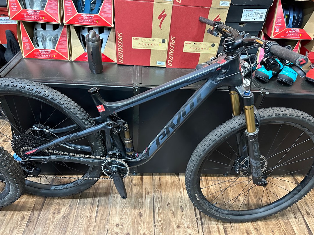 Pivot Mach 4 SL M size 29