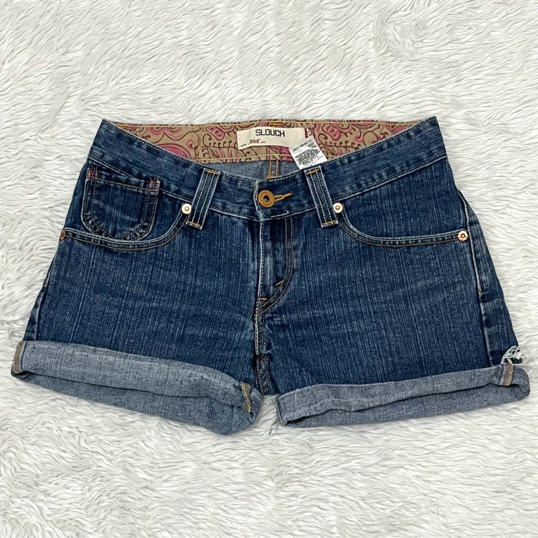 Levis slouch short top