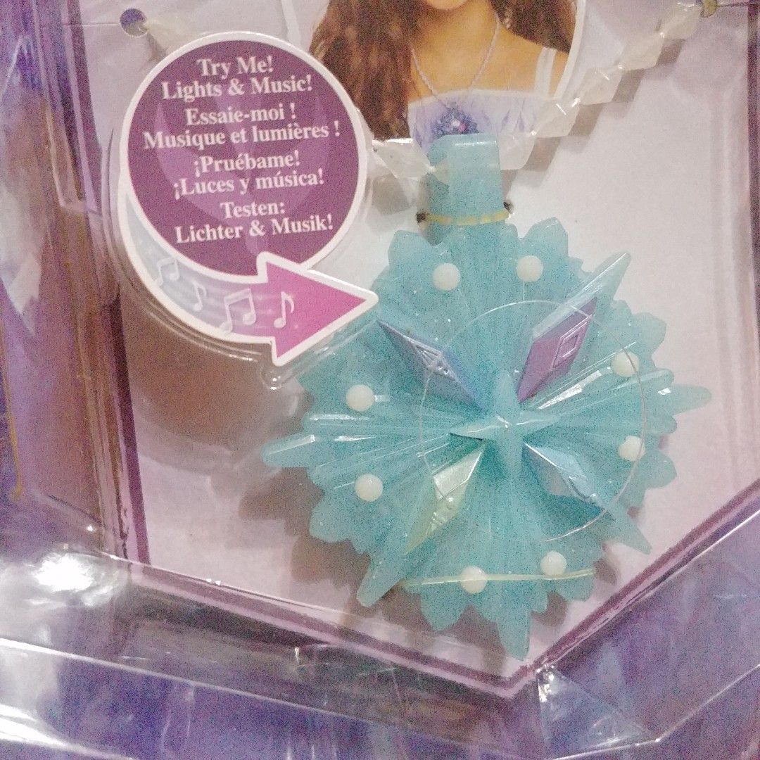 Frozen 2 elsa online snowflake spirit necklace