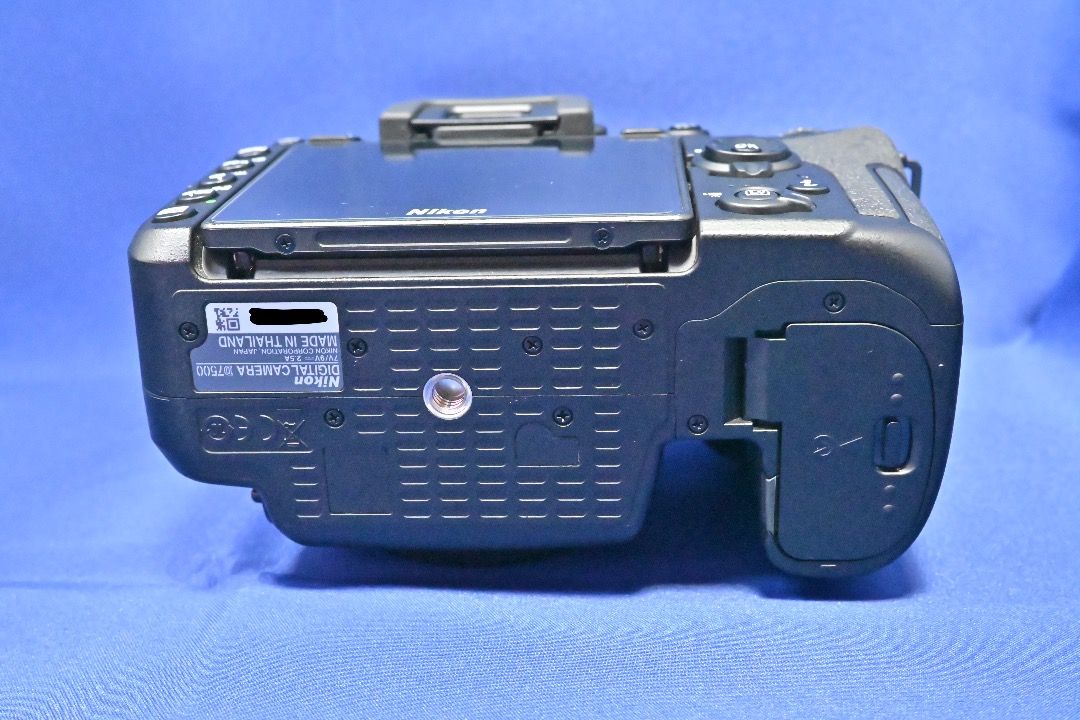 新淨Nikon D7500 高階半幅機多角度螢幕單反相機新手合用, 攝影器材
