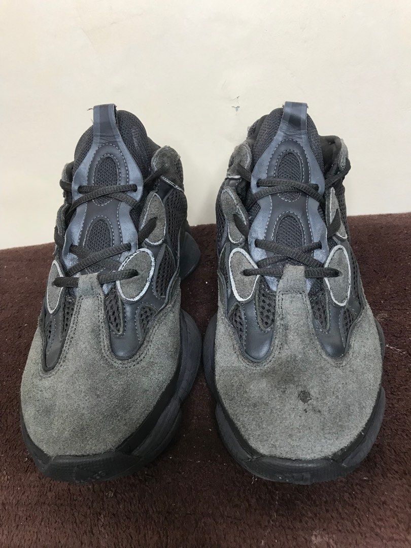 Adidas yeezy deals 1600 euros