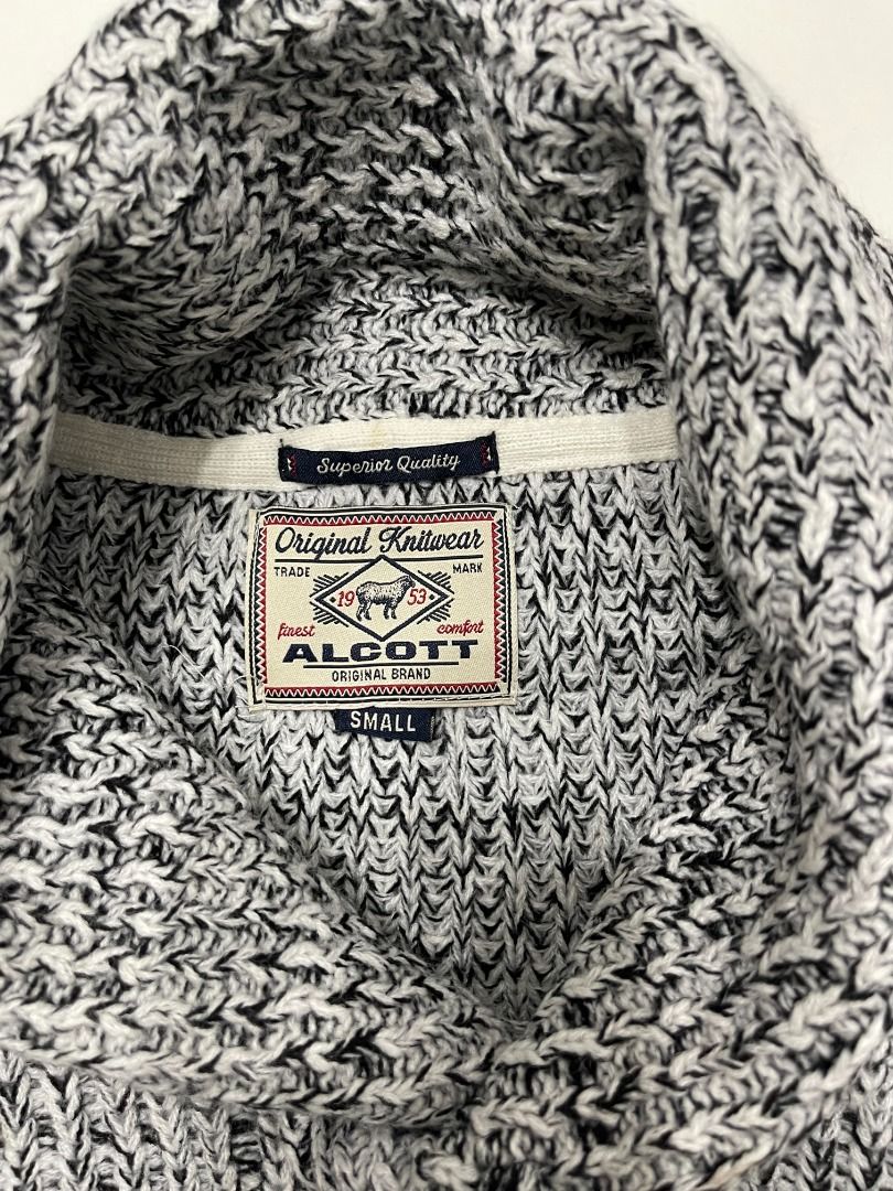 Alcott Knitwear Long Sleeve Pullover Men s Fashion Coats Jackets and Outerwear on Carousell