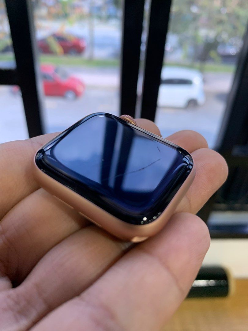 Apple Watch SE 40MM GPS Mobile Phones Gadgets Wearables
