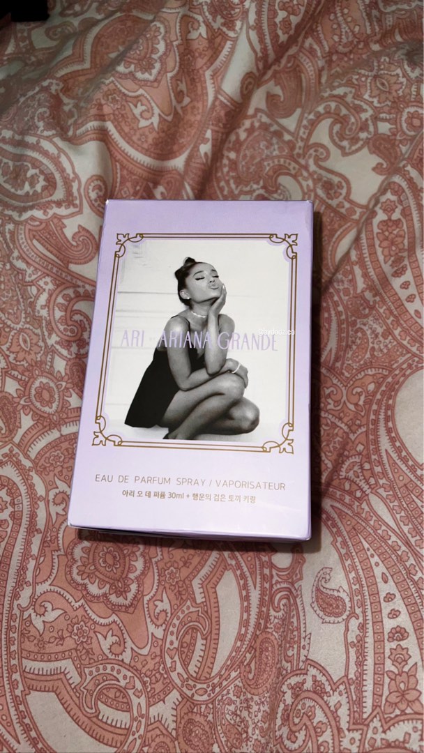 Ari by ariana grande eau store de parfum spray