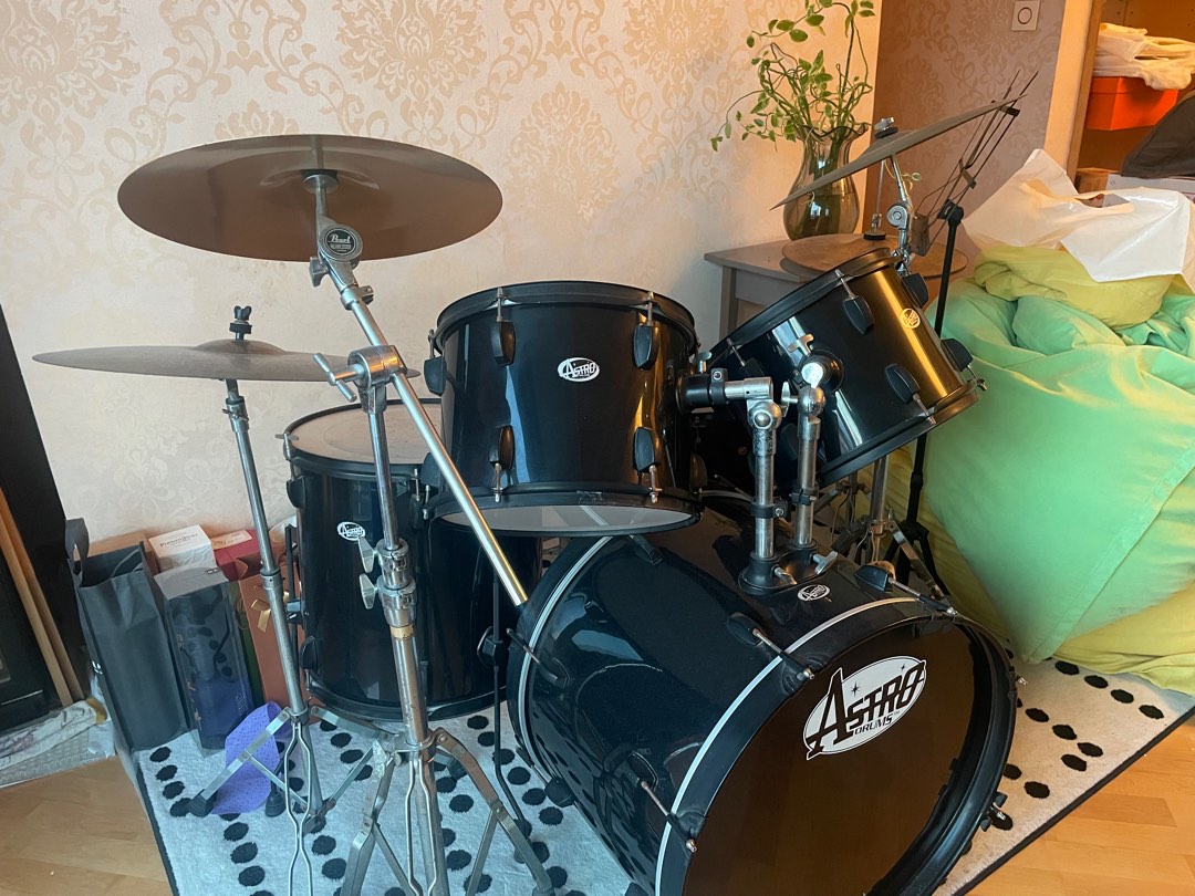 Astro Drum Set, 興趣及遊戲, 音樂、樂器 & 配件, 樂器 Carousell