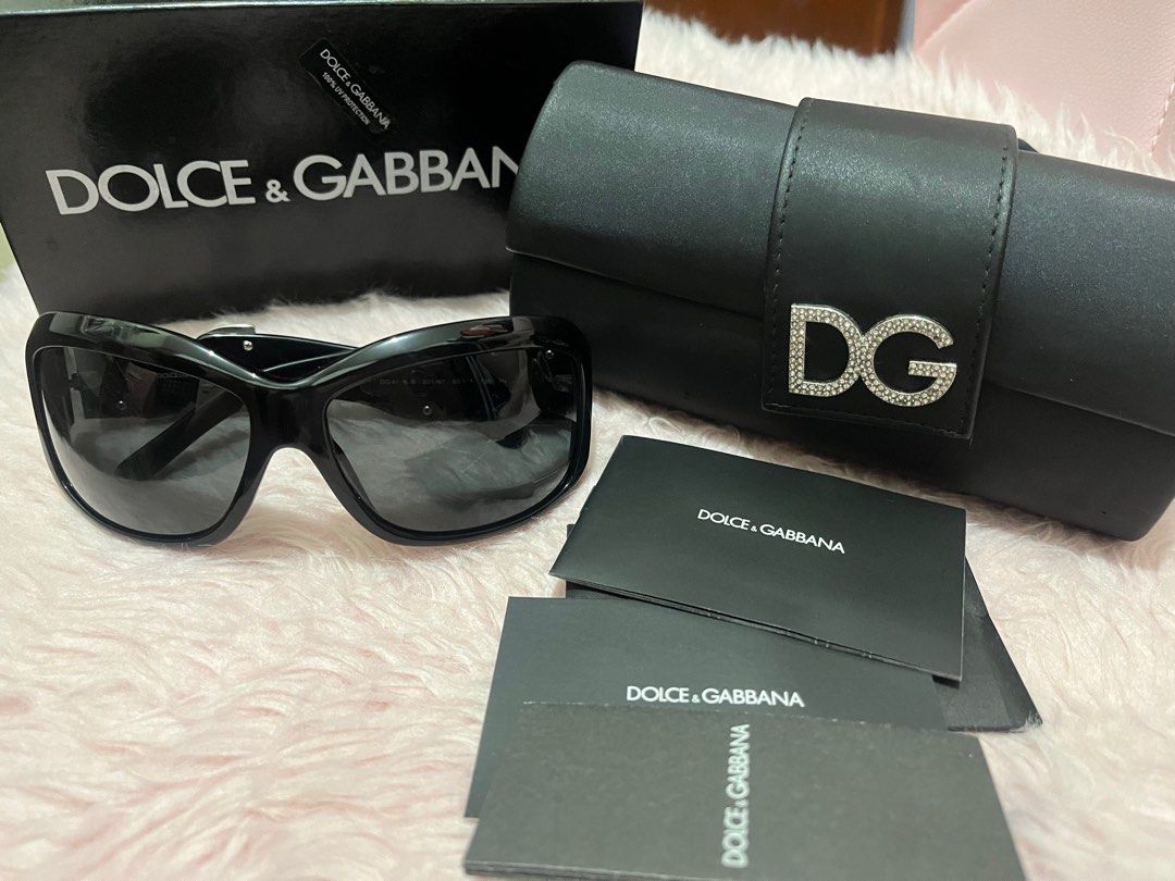 Authentic D&G Shades (Category: Sunglasses & Eyewear) located in Cainta. Submitted by ricaching (Listing ID 1257214277, Image 1). Description: Authentic Dolce and Gabbana shades, for small framed face. ✅ Complete inclusions ✅ In perfect condition ✅ No scratch marks ✅ Case has a little tear but all good ✅ Slightly used Rfs: I bought a new one Can do meet ups but around Marikina, antipolo only. 🚚 Delivery Via JnT or lalamove, but payment first bas