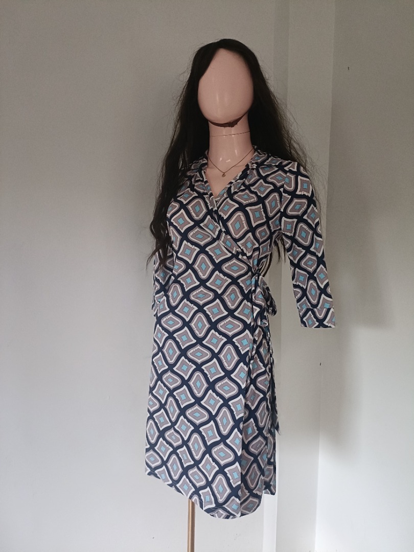 Authentic Diane Von Furstenberg Dress, Luxury, Apparel on Carousell