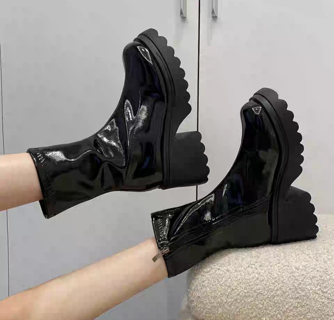 Black patent boots, Women's Fashion, Footwear, Boots on Carousell