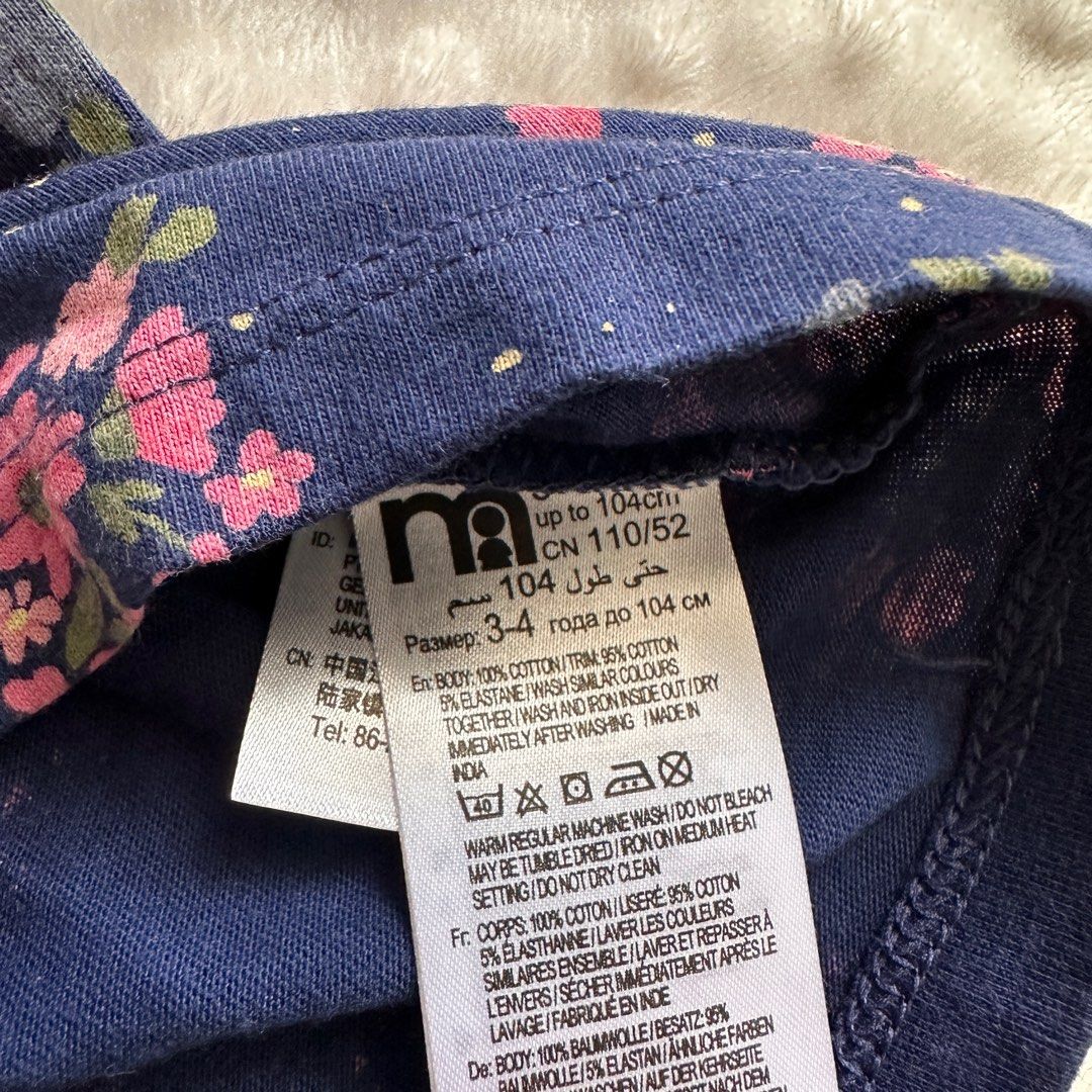 Blue Printed Dress (Category: Babies & Kids Fashion) located in Pasig City. Submitted by thepracticalstore (Listing ID 1257191930, Image 3). Description: Pretty old navy dress Size: 2T .