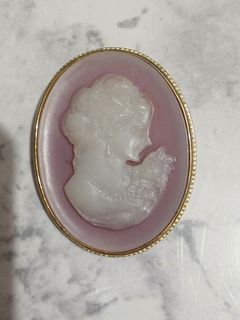 Cameo brooch, resin , 2.22 inches