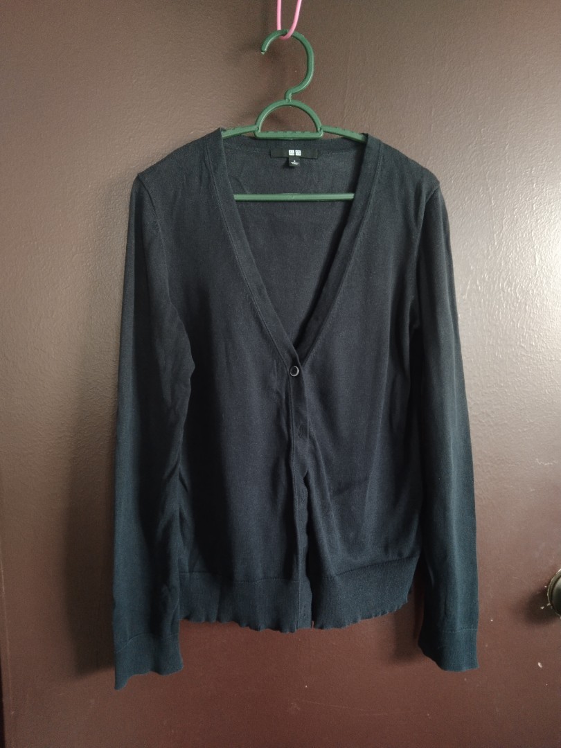 Cardigan hitam, Women's Fashion, Coats, Jackets and Outerwear on Carousell