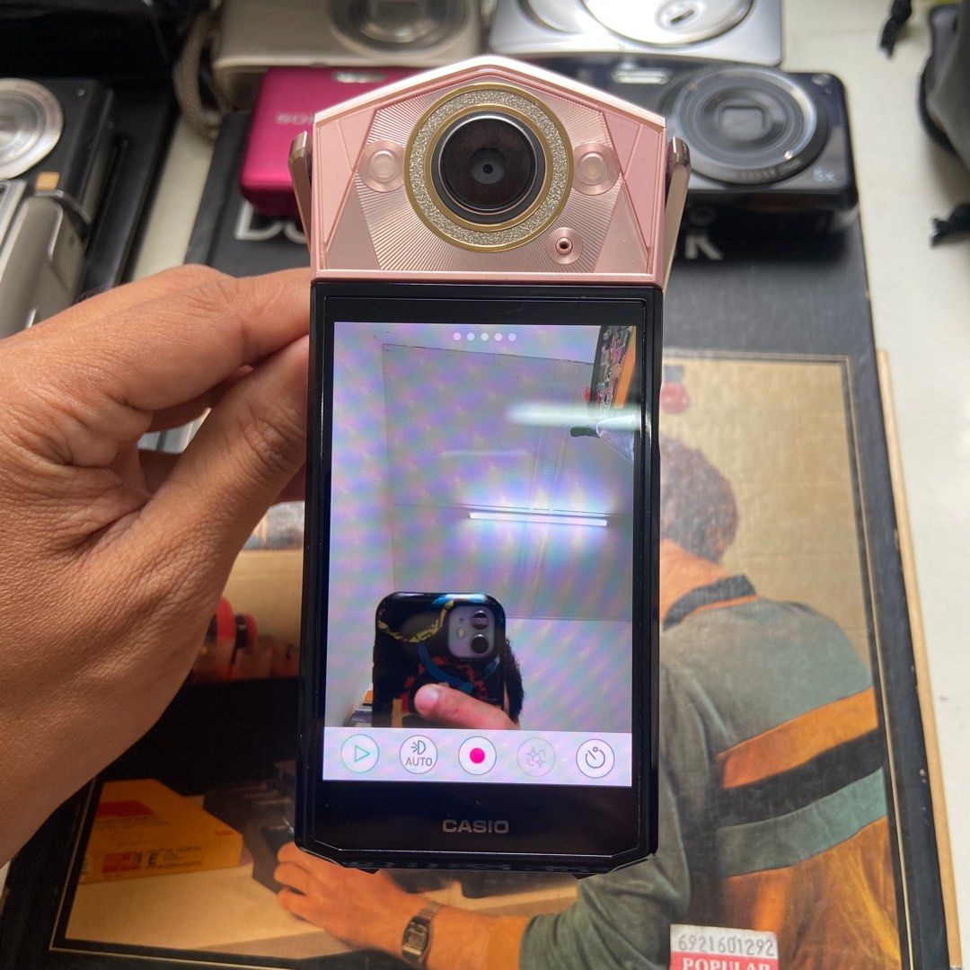 Casio selfie deals camera tr80