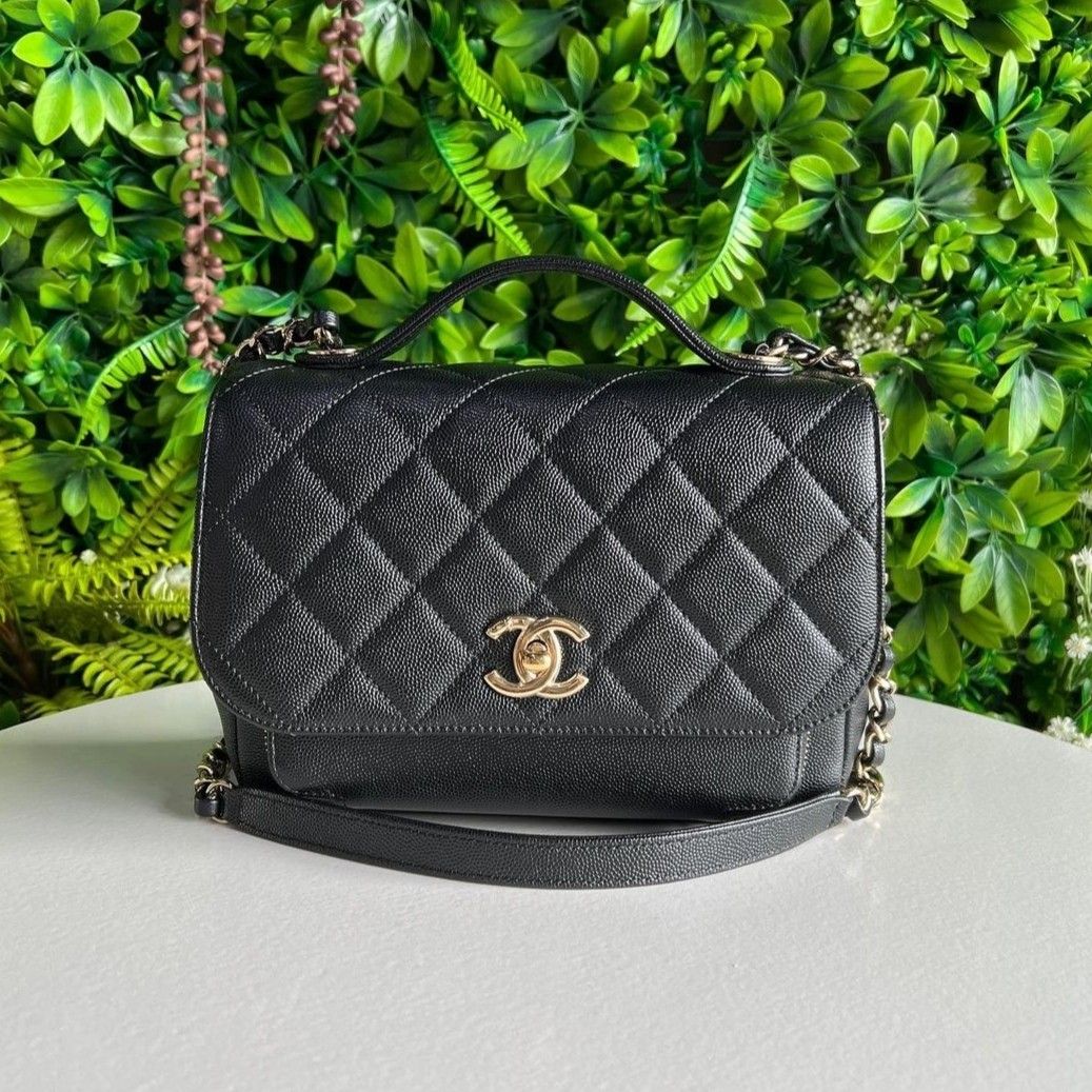 💯% Authentic Chanel Black Caviar GST in GHW