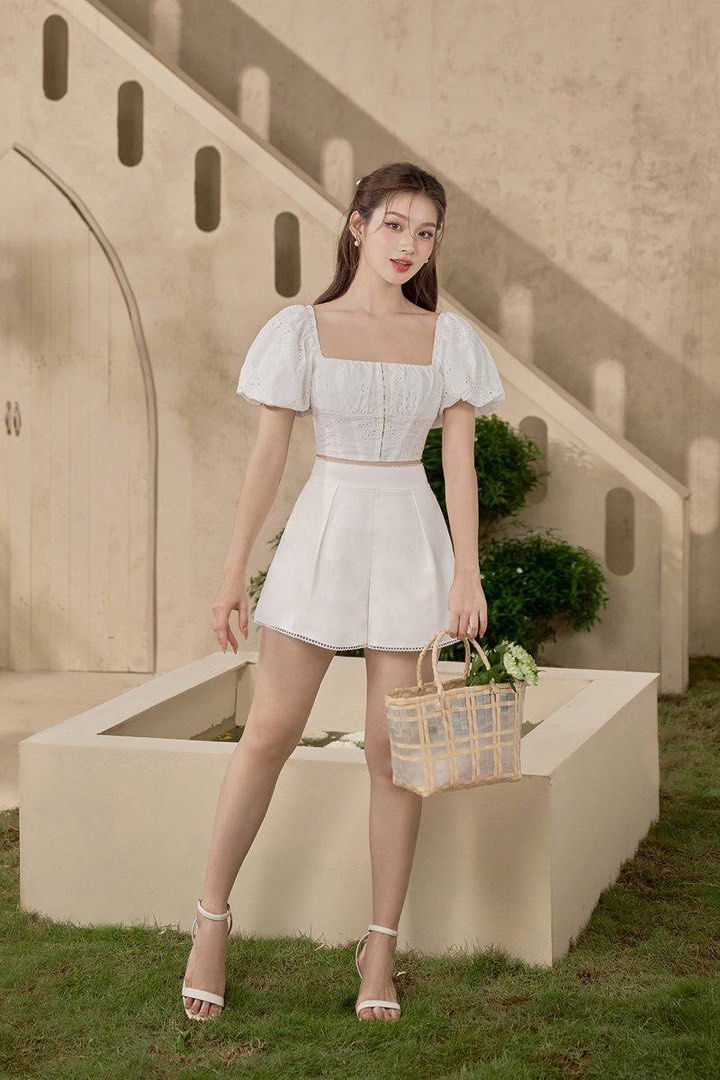 Chello BALI SCALLOP TRIMMED SHORTS IN IVORY WHITE Women s Fashion