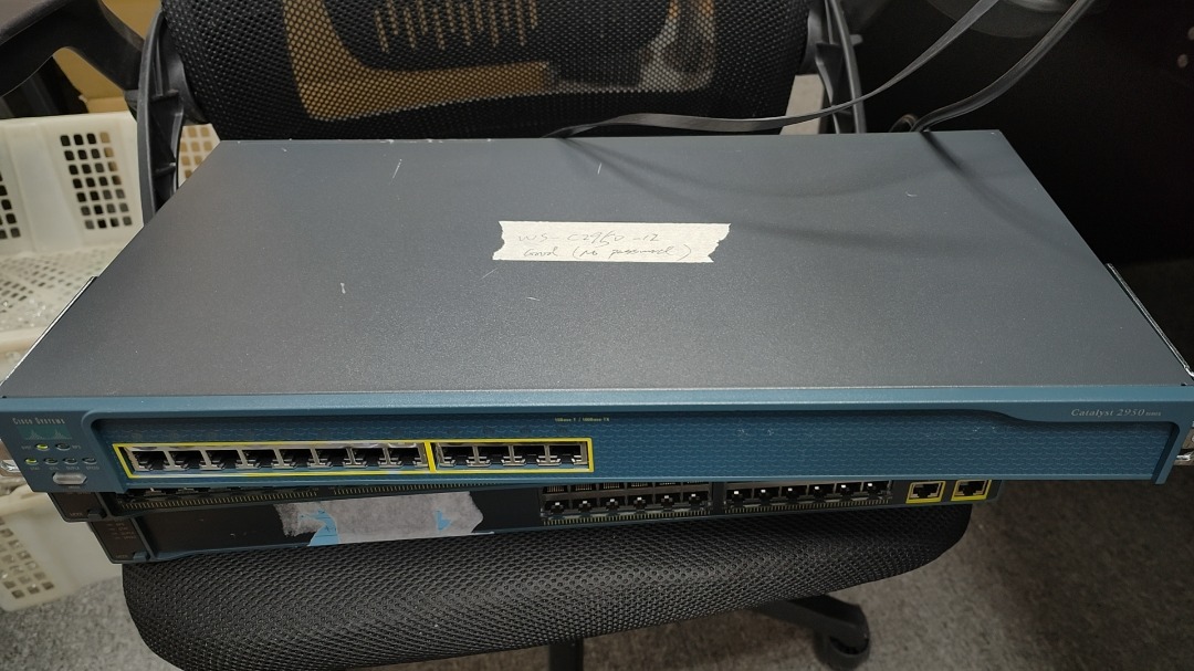 CISCO 2950 Switch WS-C2950-12 12 FE Port Layer 2 Switch, Computers