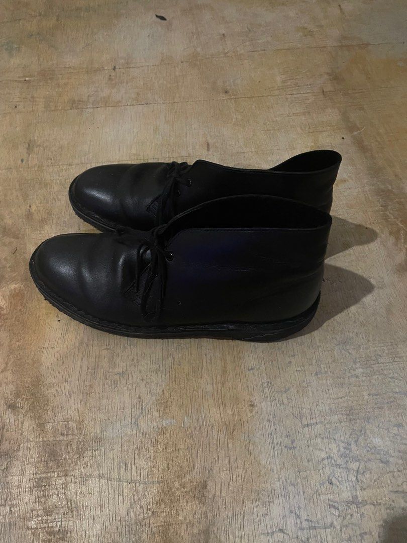 Clarks Dessert boots (black leather) (Category: Dress Shoes) located in Malabon City. Submitted by zyzyzy_sleepy (Listing ID 1257253234, Image 2). Description: Lightly used, leather is still on really good condition. Crepe soles are still fine, not sticky whatsoever Doesn’t have a box anymore sadly but can provide a spare one, once bought!.