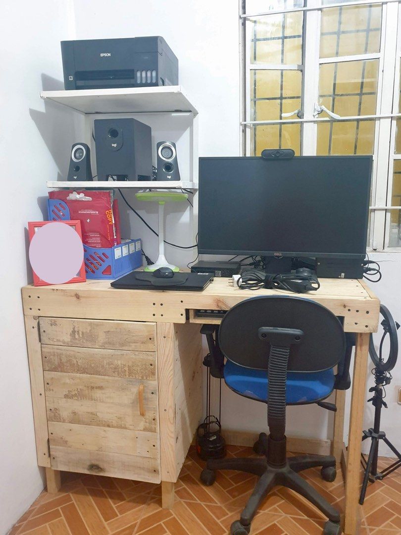 Computer and Study table with pull out keyboard tray and shelves for ...