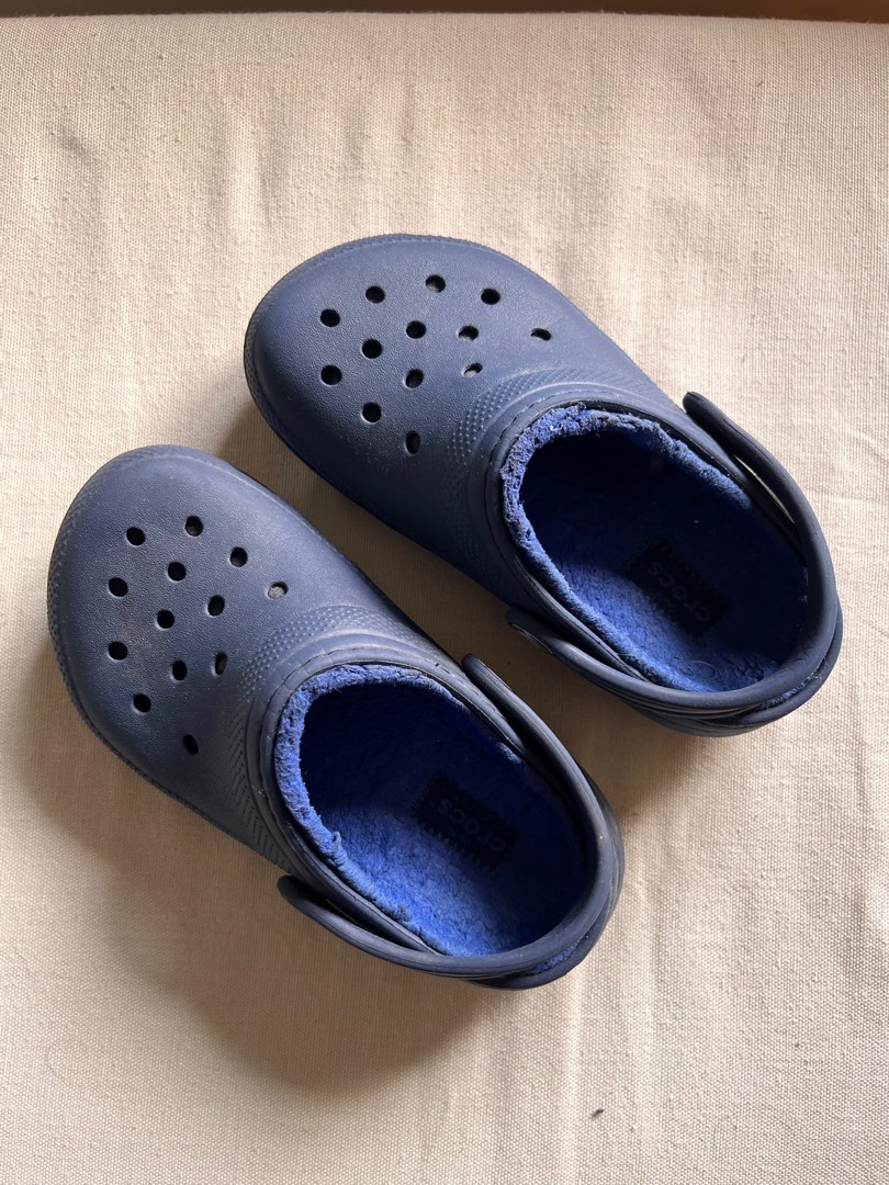 Crocs fur lined, Babies & Kids, Babies & Kids Fashion on Carousell