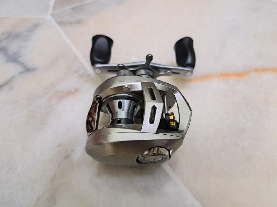 Daiwa Alphas 103L Type F, Sports Equipment, Fishing on Carousell