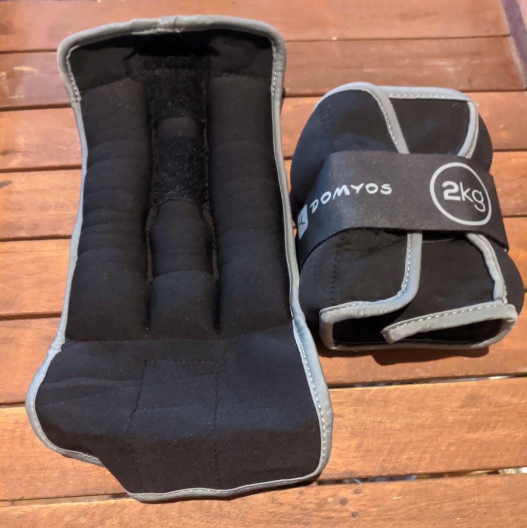 Decathlon Wrist And Ankle Weights (2lbs. each) (Category: Weights & Dumbbells) located in Makati City. Submitted by sharewear (Listing ID 1257287904, Image 1). Description: .