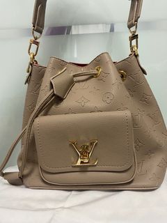 DESIGNER PURSE FOR SALE