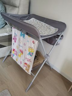 Diaper changing table