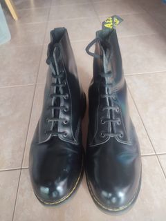 Pointed toe cheap doc martens