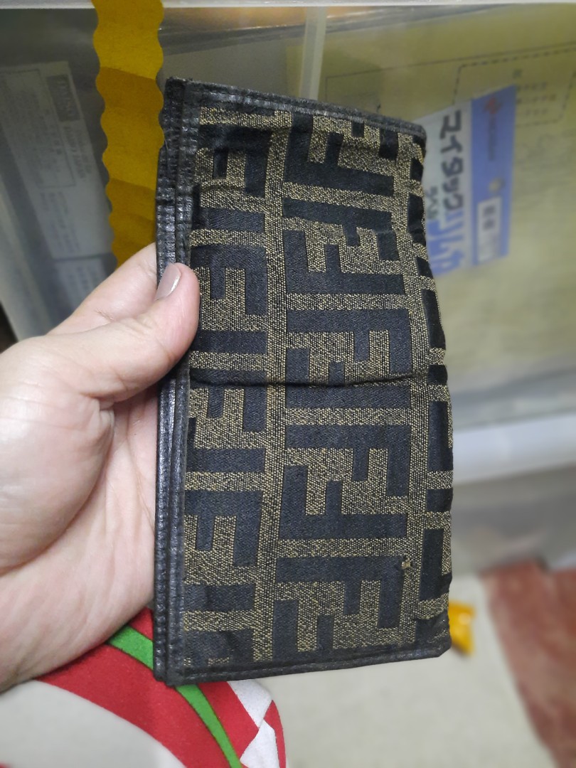 fendi wallet black