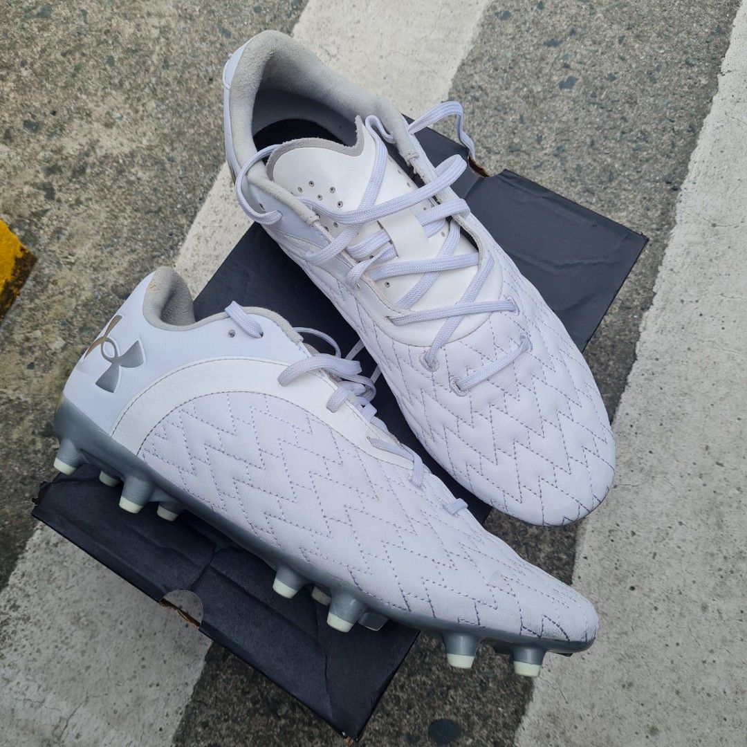 Mens soccer cleats size 11 sale